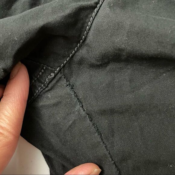 J.JILL Women’s Genuine Fit at Waist Bermuda Shorts Black w/ drawstring sz 8 - Picture 11 of 12